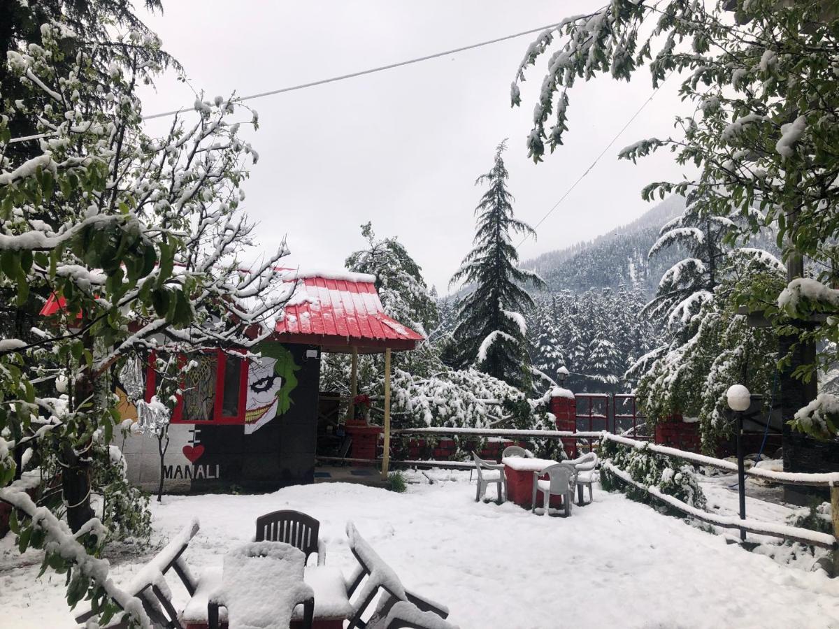 Red House Cafe And Inn Manāli Exterior foto